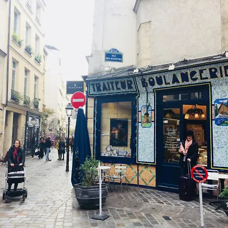 Apartment Marais Paris
