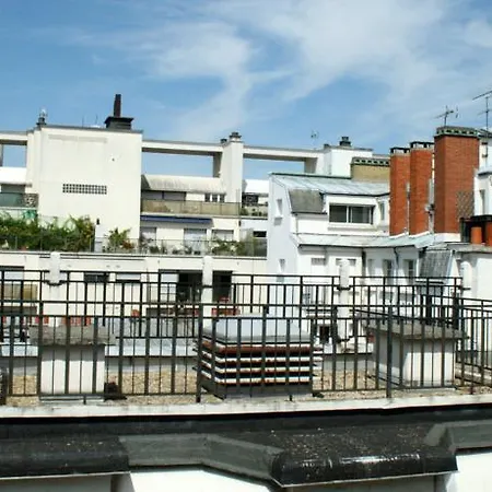 Eiffel Blomet 4* Paris