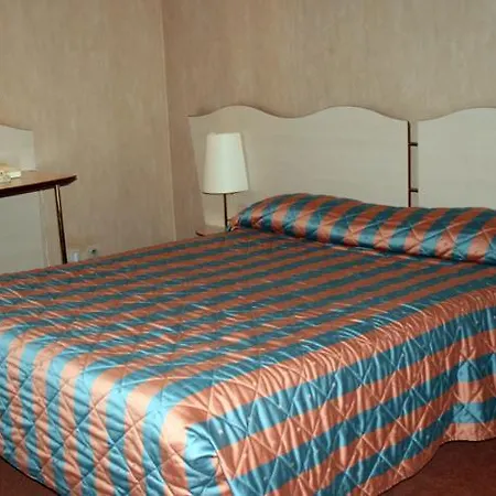 Eiffel Blomet 4* Paris
