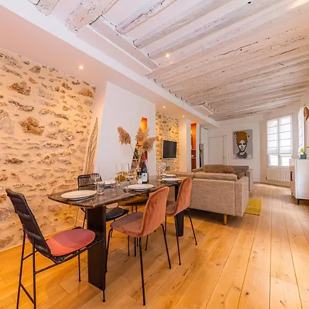 Lovely Apartment, Heart Of Center Apartment