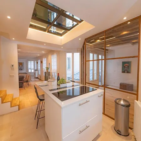 Lovely Apartment, Heart Of Center Apartment