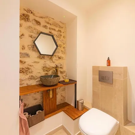 Lovely Apartment, Heart Of Center Apartment *
