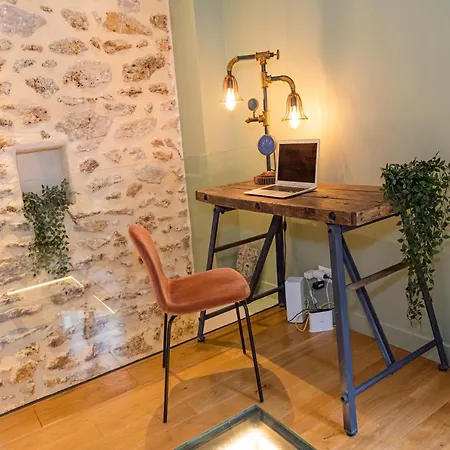 Lovely Apartment, Heart Of Center Apartment *