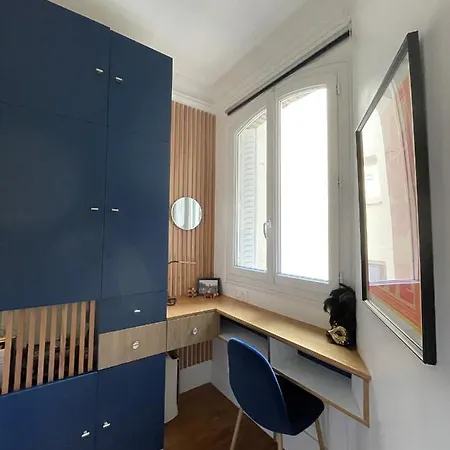 Design Family In Apartment Paris