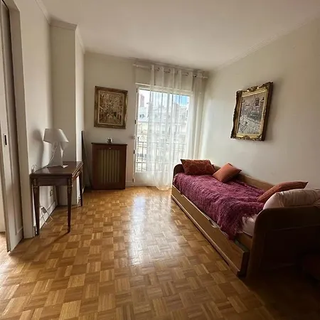 Av Foch Arc De Triomphe Belles Feuilles Apartment