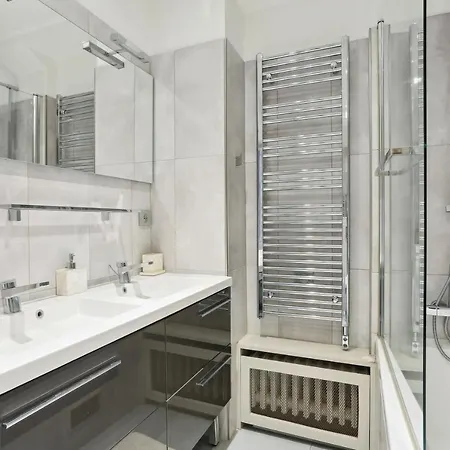 2 Bedroom Luxurious Next To Arc De Triumphe * Paris