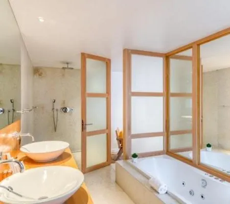 Very Chic In Champs Elysee Apartamento París