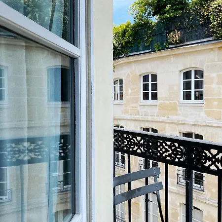 Du Bourg Tibourg Paris