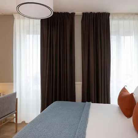 Beaumarchais 4*