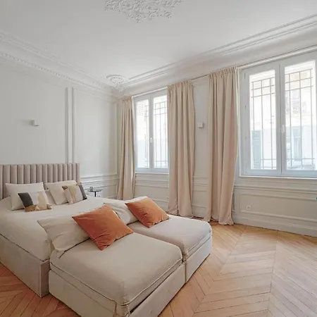 Studio Quartier Champs Elysees 1 Apartment
