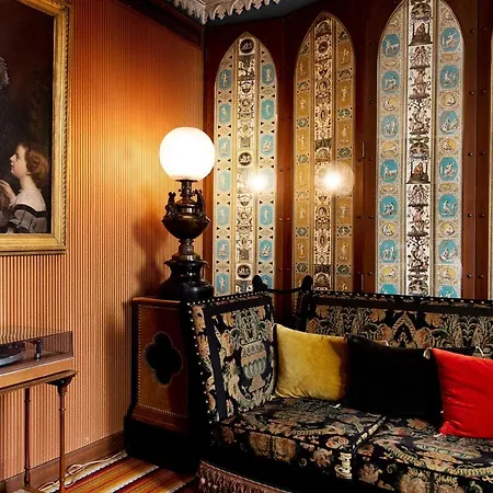 Du Bourg Tibourg Hotel 4*