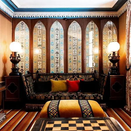 Du Bourg Tibourg Hotel