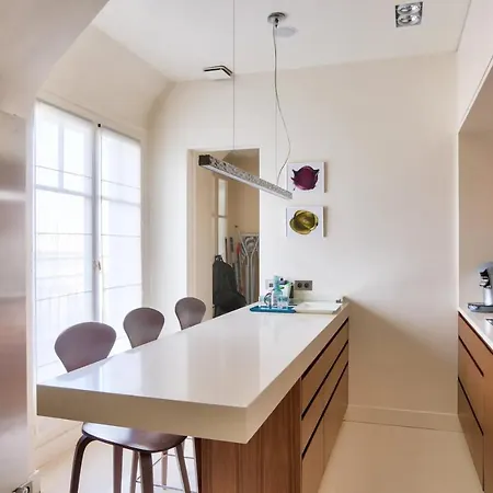 Superb Penthouse Apartment *