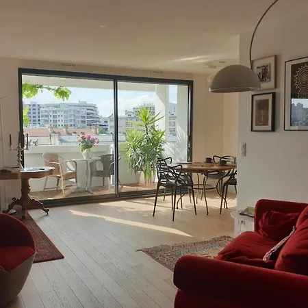 Quiet And Bright With Large Terrace Apartment