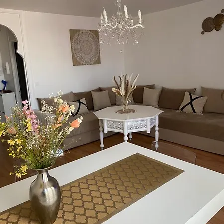 Apartment 3 Bedrooms In Heart Of With A Unique View Of Free Wifi *
