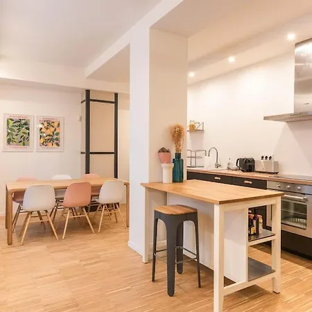Design Architect Loft For 10 Guests Near Metro Apartment
