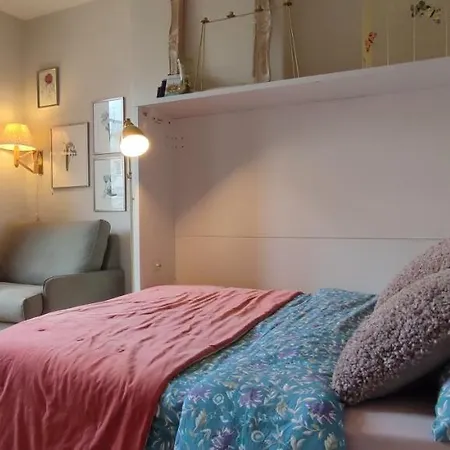 Apartment Authentic House Small, Bright And Calm
