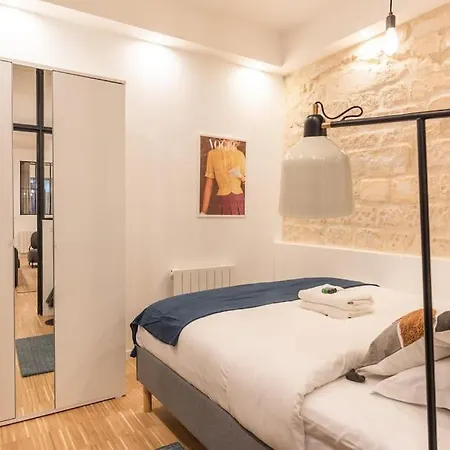 Design Architect Loft For 10 Guests Near Metro Apartment