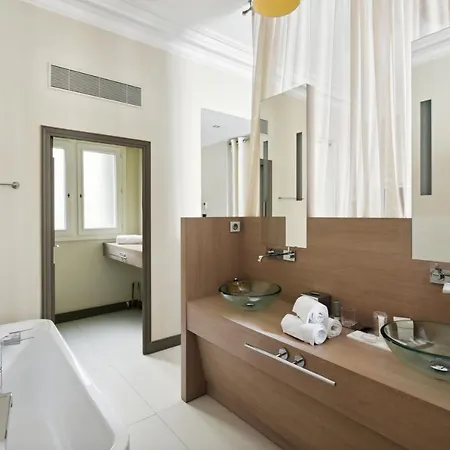Le Singulier Hotel 3*