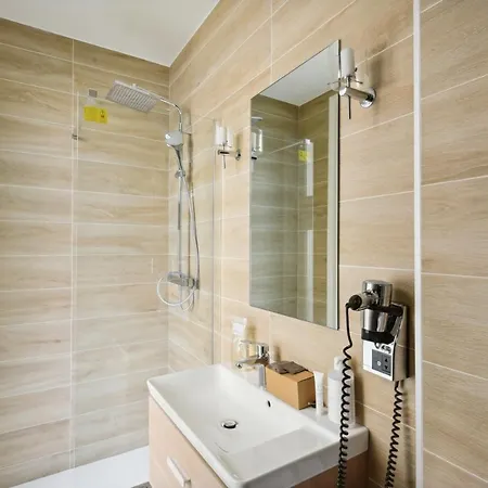 Le Singulier 3* Paris