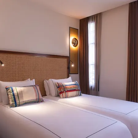 Hotel Mom'art Parigi