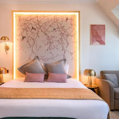 Princesse Caroline Hotel Paris