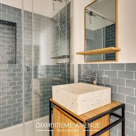Nice 25m Very Bright Near Montmartre * Paris