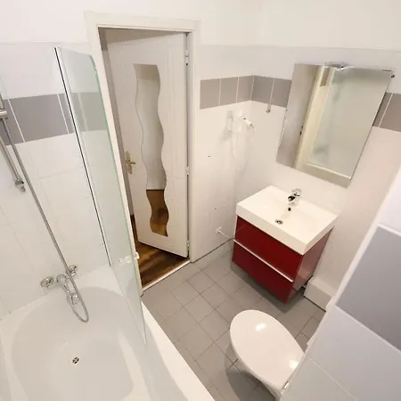 Apartment 502- Studio De Charme Dans Quartier Anime 5