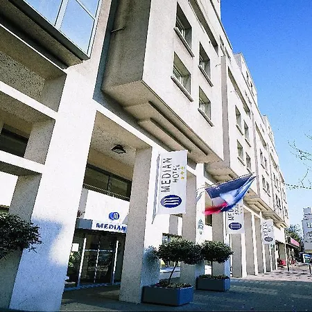 Hotel Median Porte De Versailles 3*