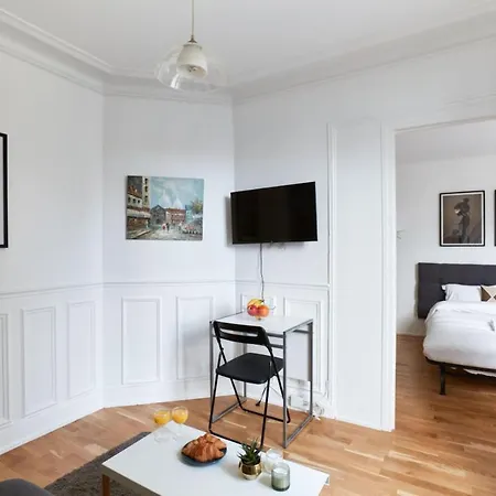 Courcelles - Monceau Apartment *
