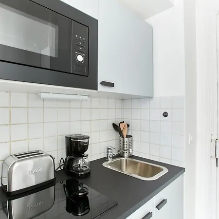 Courcelles - Monceau Apartment