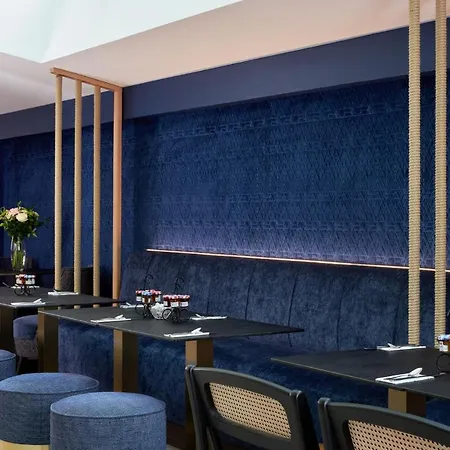 Tourisme Avenue 4* Paris