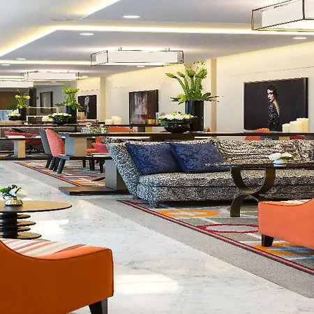 La Clef Tour Eiffel By The Crest Collection Hotel Parijs