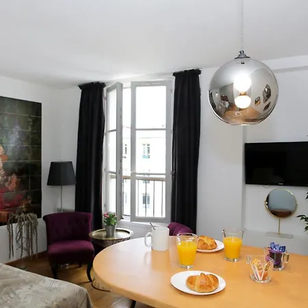 502- Studio De Charme Dans Quartier Anime 5 Paris