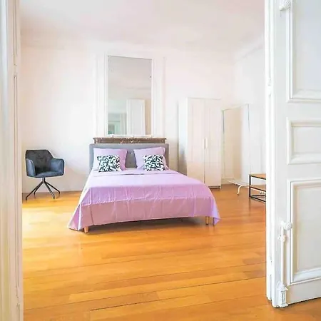 Apartment Avenue Des Champs-elysees, D'exception Paris