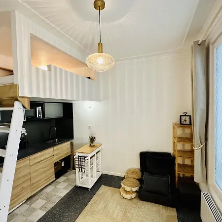 Charming - Alesia Paris