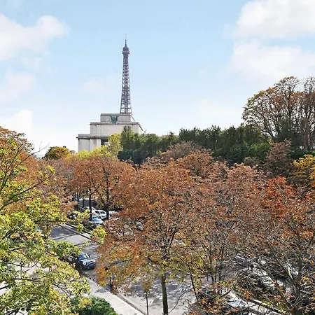 Luxury With Eiffel Tower View Apartment