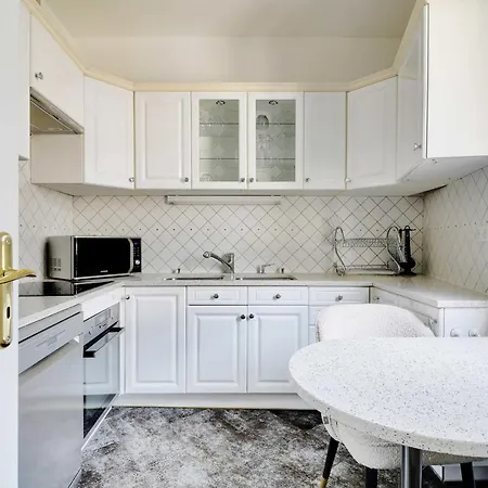 Luxury With Eiffel Tower View Apartment Paris