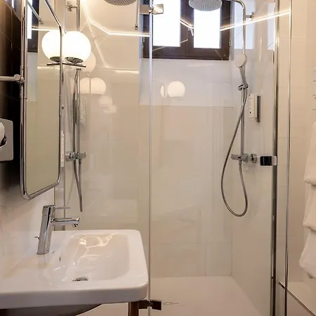 Des Marronniers Hotel Paris