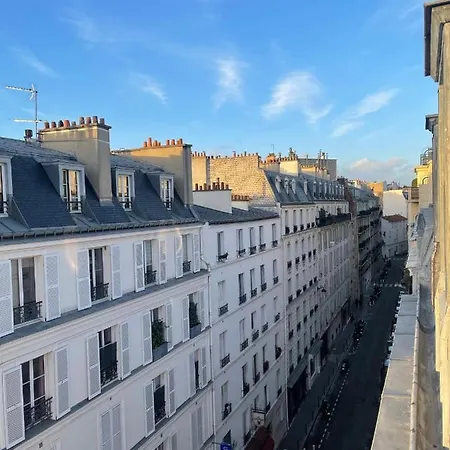 Апартаменты Tour Effeil - Ecole Militaire - Invalides Париж