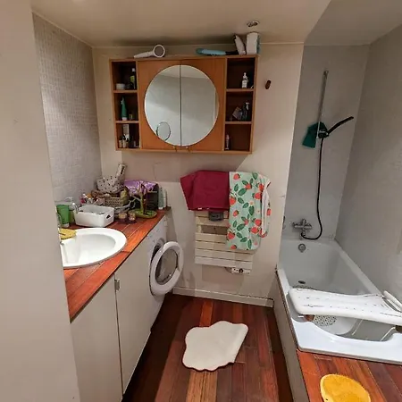 Chambre Canal St Martin Séjour chez l'habitant Paris