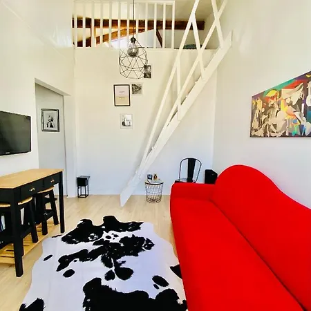 Apartment Direct Views Of Eiffel Tower & Sacre-coeur From Mezzanine - 10 Mins To Center Paris