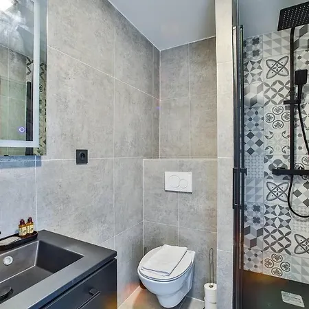 41.typical Parisian Flat#4pers#le Marais#beaubourg Apartment
