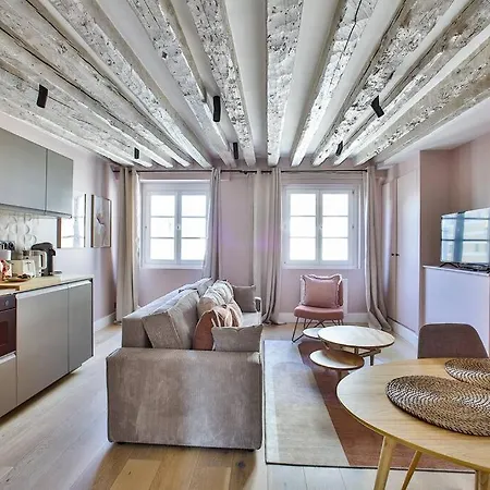 41.typical Parisian Flat#4pers#le Marais#beaubourg Apartment Paris