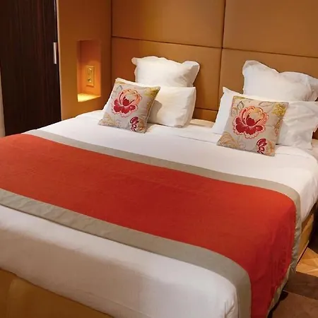 Tourisme Avenue 4* Paris