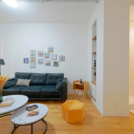 Modern Flat Renovated Apartment