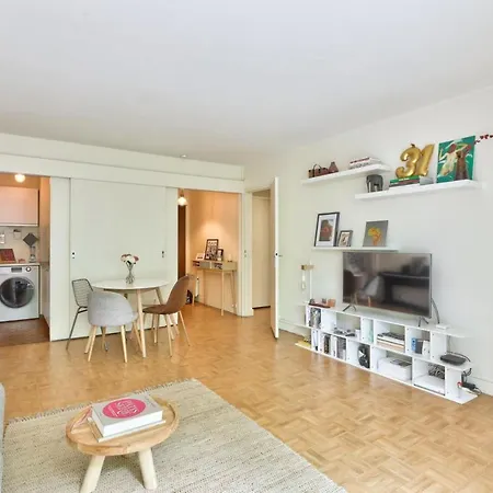 Bright With Balcony For 2 - 18 * Parijs
