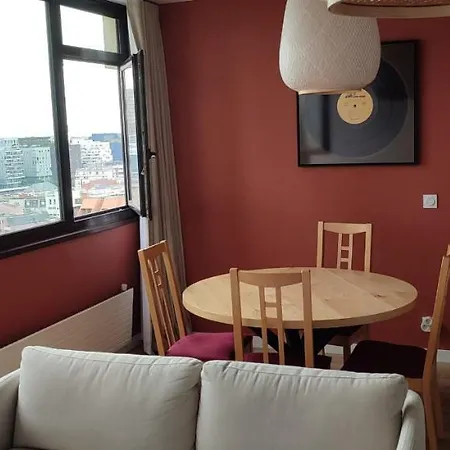 公寓 Bright Flat With Uninterrupted Views In 13th *