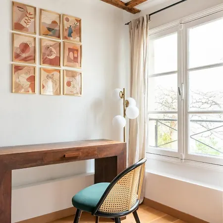 Typical Flat In The Old * 巴黎