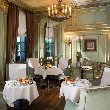 Le Dokhan's Arc De Triomphe, A Tribute Portfolio 5* Paříž